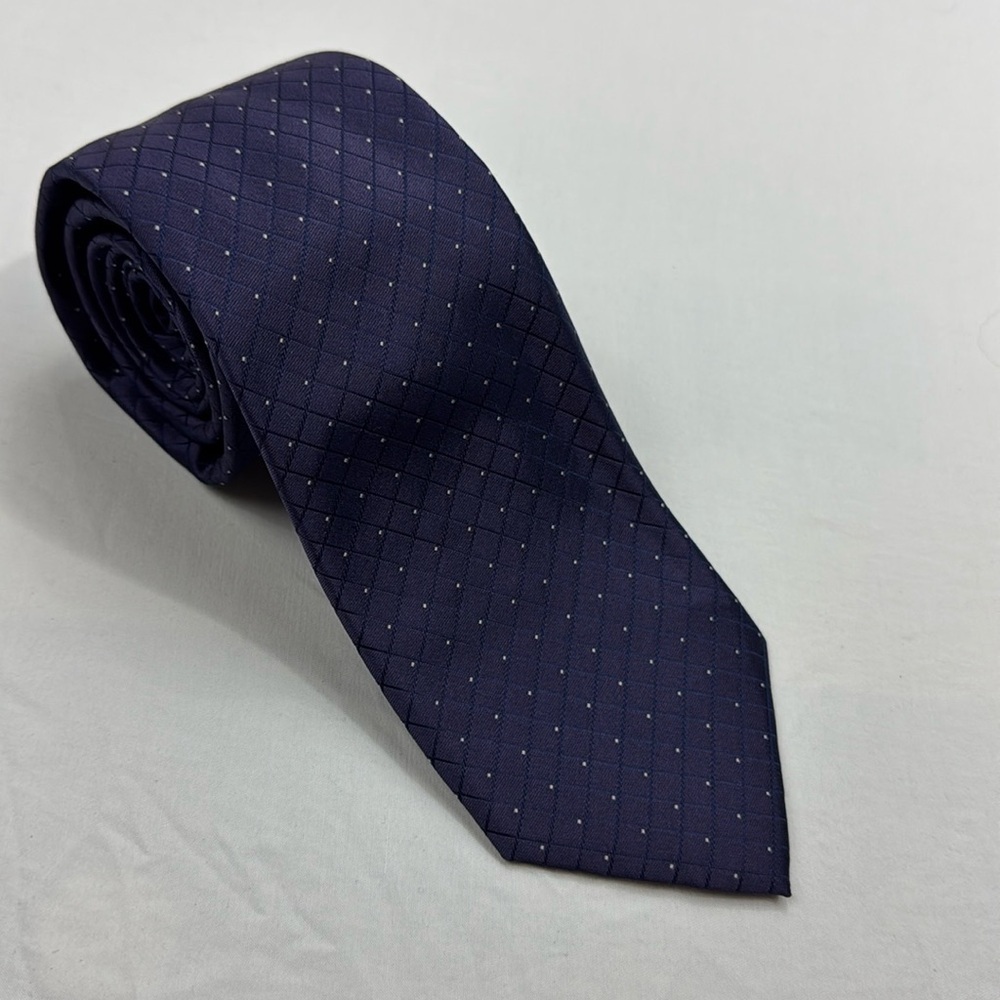 301. Calvin‎ Klein purple & black tie